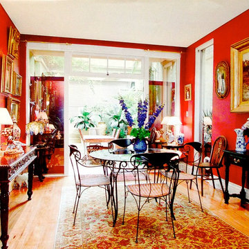 The sociability of red walls