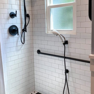 Universal Bathroom with Elegant Features