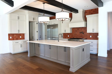 Kitchen - kitchen idea in Austin