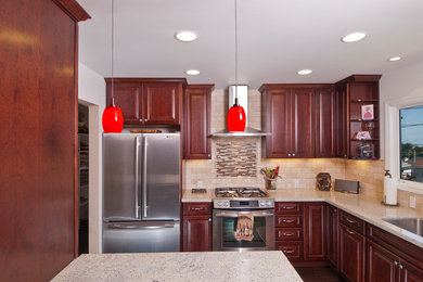 Example of a classic kitchen design in San Francisco