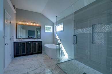 Example of a transitional bathroom design in Kansas City
