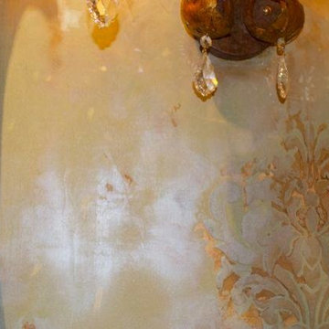 Antiqued Silk Powder Bathroom Walls