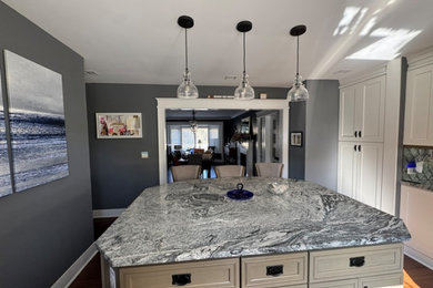 Arts and crafts home design photo in St Louis