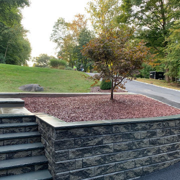 Unilock Concord Wall with Custom Bluestone coPING