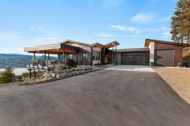 Trendy exterior home photo in Vancouver