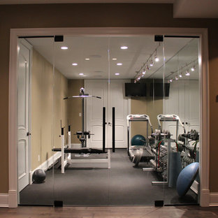 オレンジカウンティの小さいトランジショナルスタイルのおしゃれなトレーニングルーム (ベージュの壁) の写真