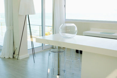 Example of a minimalist living room design in Denver