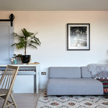 Houzz Tour: A Dull Flat Becomes a Guest-friendly Home