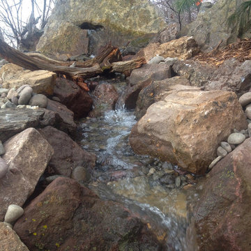 Multiple Bubbling Urn Fountain Feature with Pondless Waterfall