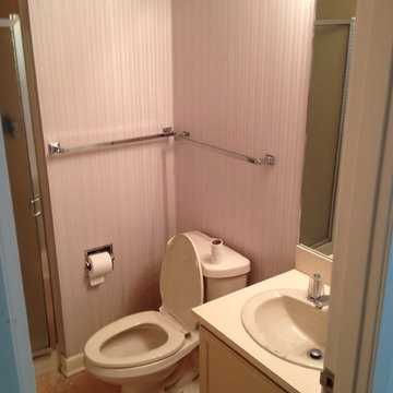 Pinehurst Condo Remodern before Bathroom
