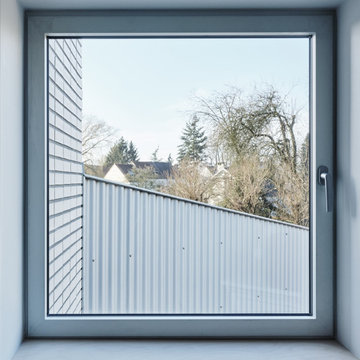 TRIANGLE HOUSE
