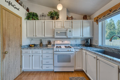 Inspiration for a modern kitchen remodel in Seattle