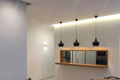 Immagine di una cucina minimalista