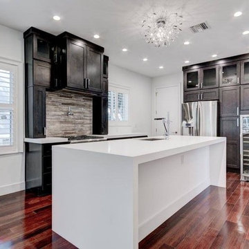 Contemporary Shaker Style Kitchen Cabinets - Coral Gables Historic House.