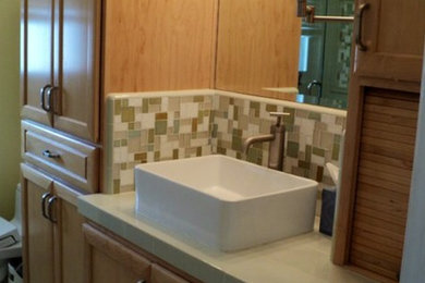 Example of a bathroom design in San Diego