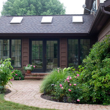 Bright and Spacious Sunroom