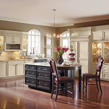 Decorá Cabinets: White Kitchen Cabinet with Black Island