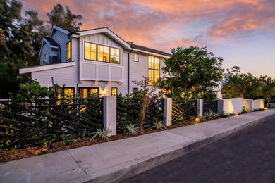 Farmhouse exterior home idea in Los Angeles