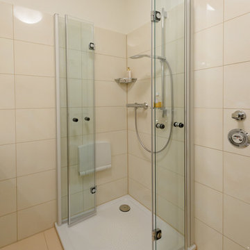 Badezimmer mit Waschmaschine