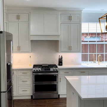 Modern Kitchen Remodel Done in New Pure White Cabinets