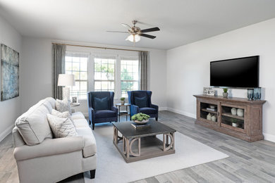 Family room - traditional family room idea in Dallas