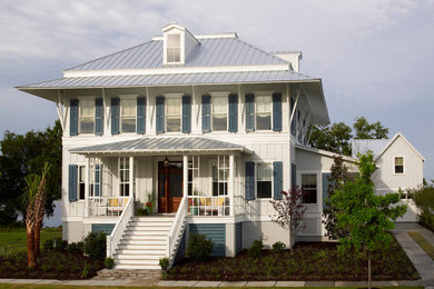 Beach style exterior home photo in Charleston