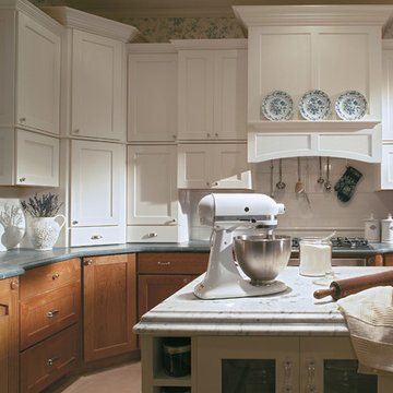Two tone kitchen