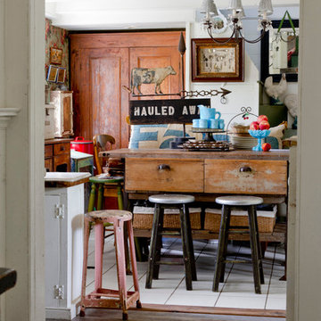 My Houzz: Layers of Patina and an Artist’s Touch in a New York Colonial