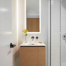 1st Floor Bathroom