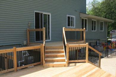 Cedar Decking and Railing with Aluminum Balusters