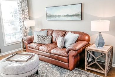 Inspiration for a transitional living room remodel in Cincinnati