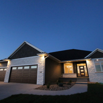 410 Kilbirnie Rd Robins, IA