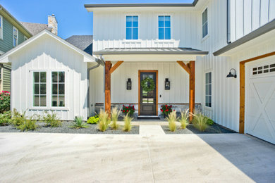 Inspiration for a cottage home design remodel in Dallas