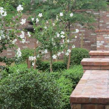 Brick wall design in the Courtyard Garden