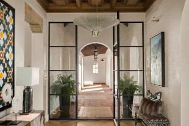 Example of a minimalist entryway design in Austin