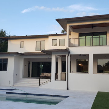 Canalfront Home on Leona