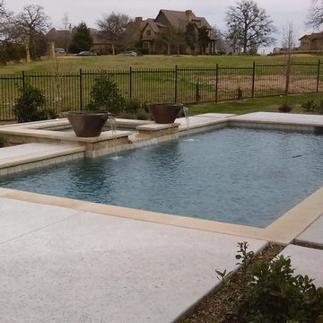 Contemporary Plunge Pool in Roanoke