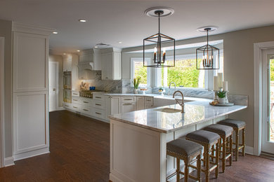 Example of a kitchen design in New York