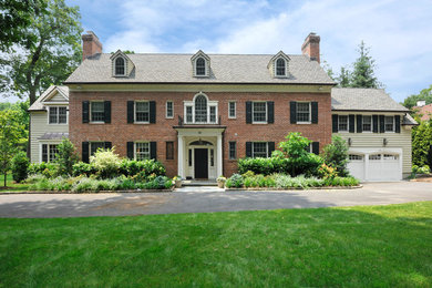 Elegant exterior home photo in New York