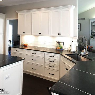 Black & White Transitional Kitchen