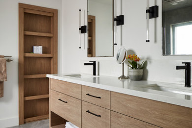 Example of a danish bathroom design in Toronto