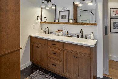 Small transitional bathroom photo in Indianapolis