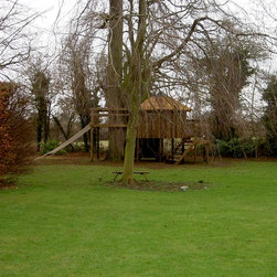 Fun treehouses by Treehouse Life - Garden Playhouses