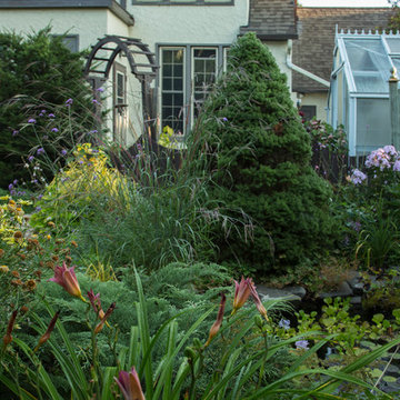 My Houzz: A Canadian Garden Is Well-Prepared for the Cold Weather Ahead