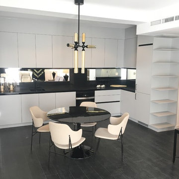 Cocina Espejo integrada en Salón