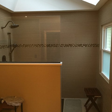 Bathroom zero threshold shower