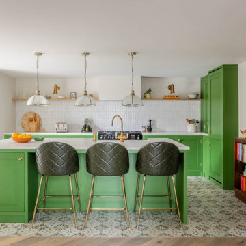 Contemporary Shaker Kitchen in Green