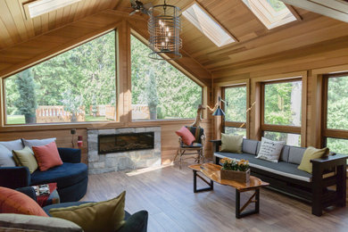 Inspiration for a rustic sunroom remodel in Toronto