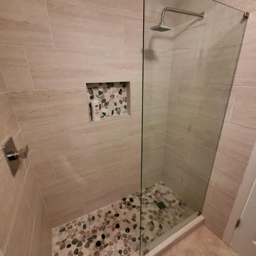 Guest bathrooms in Indigo Lakes