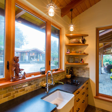 Enclosed porch herbarium